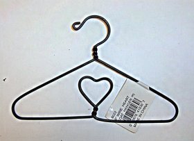 6" Wire Heart Coat Hanger