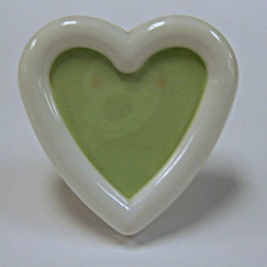 2 1/2\" Heart Shaped Plastic Frame W/ Easel Back